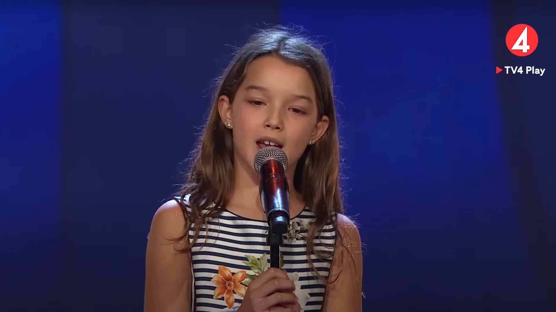 10YearOld Singer Has All 4 Judges In Tears On 'Sweden's Got Talent'