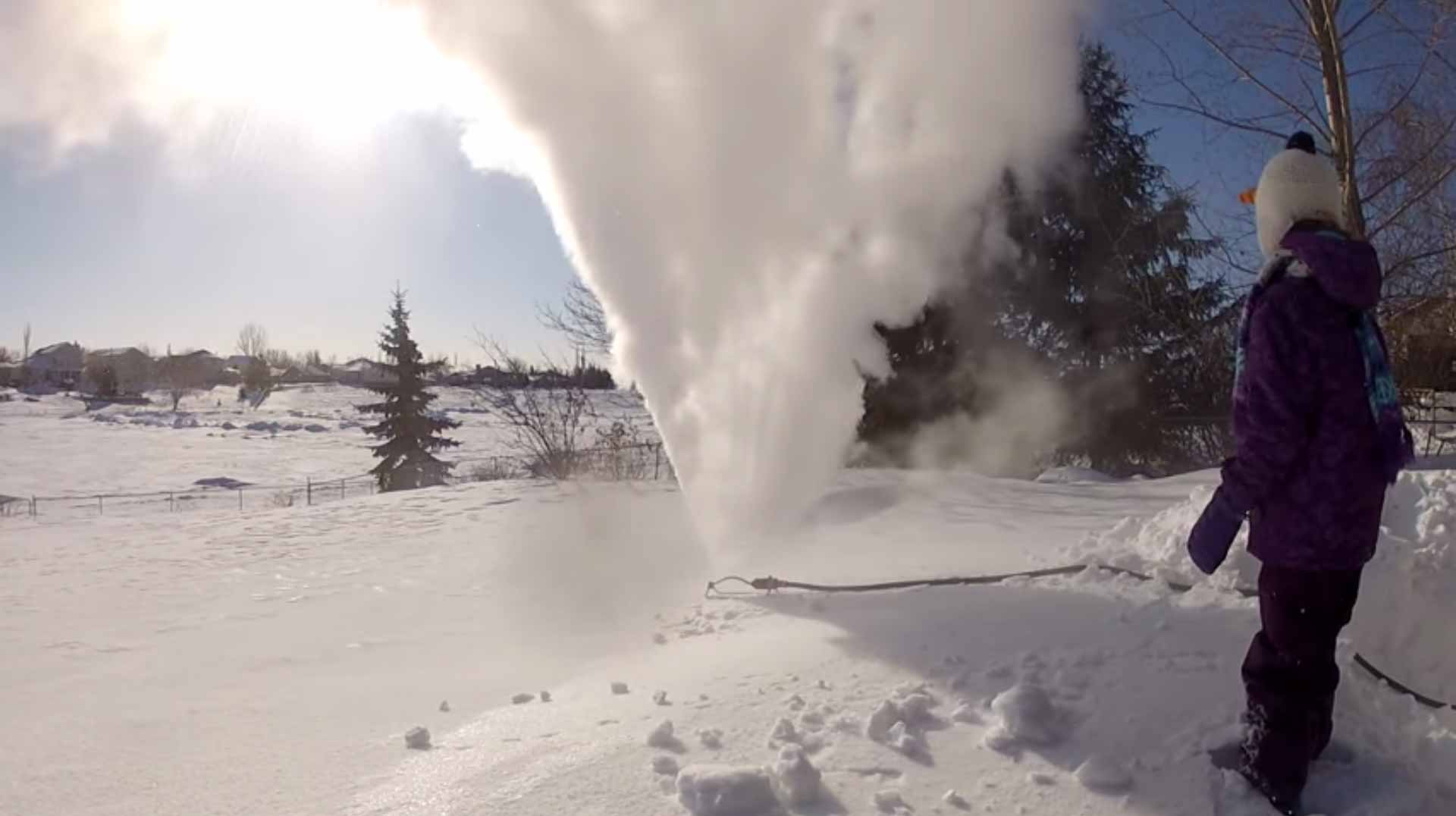 A Sprinkler In Winnipeg Canada Turns Into A Fog Machine At 57F (48C)