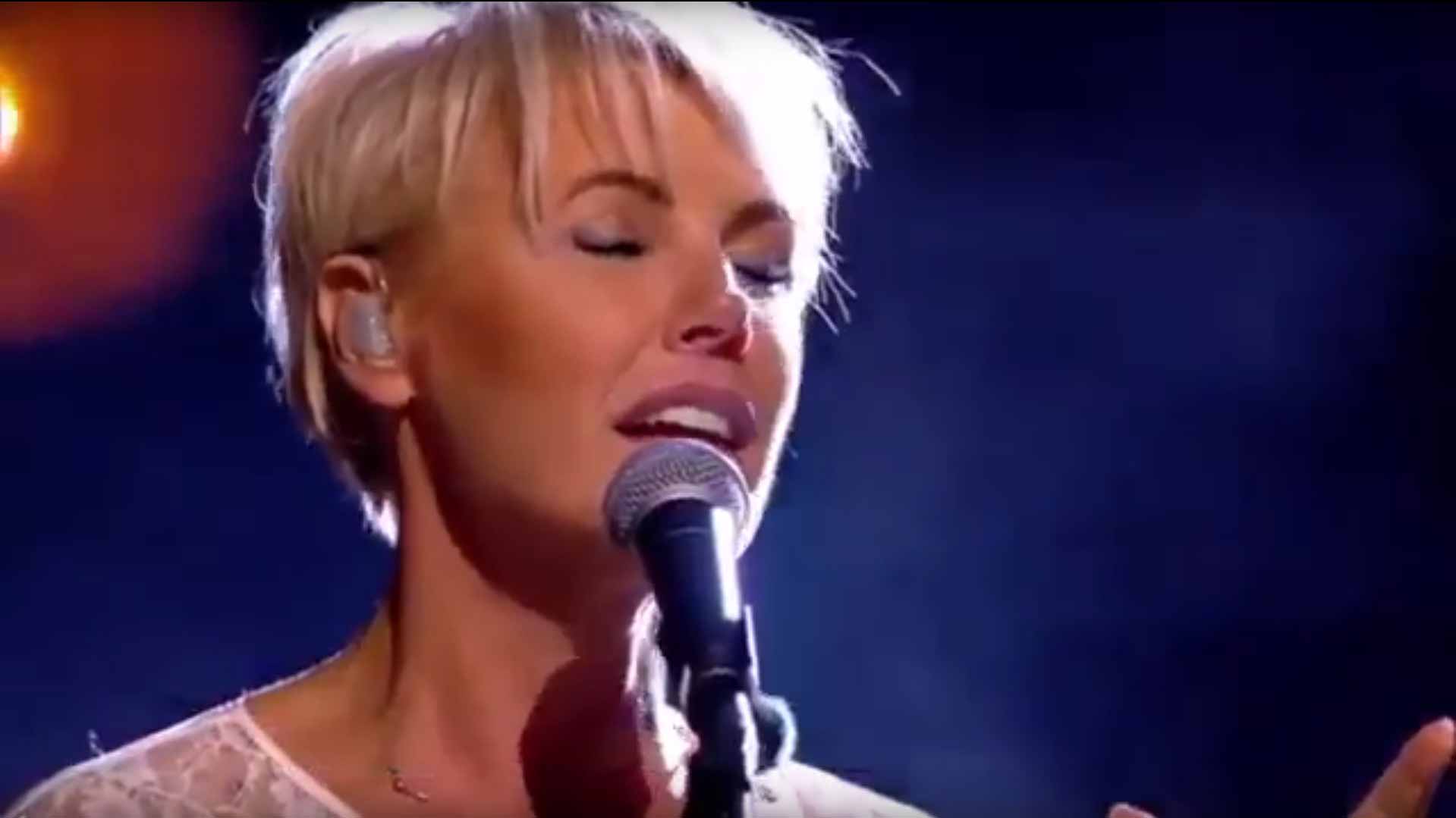 'One Moment In Time' Dana Winner Live In Mallorca