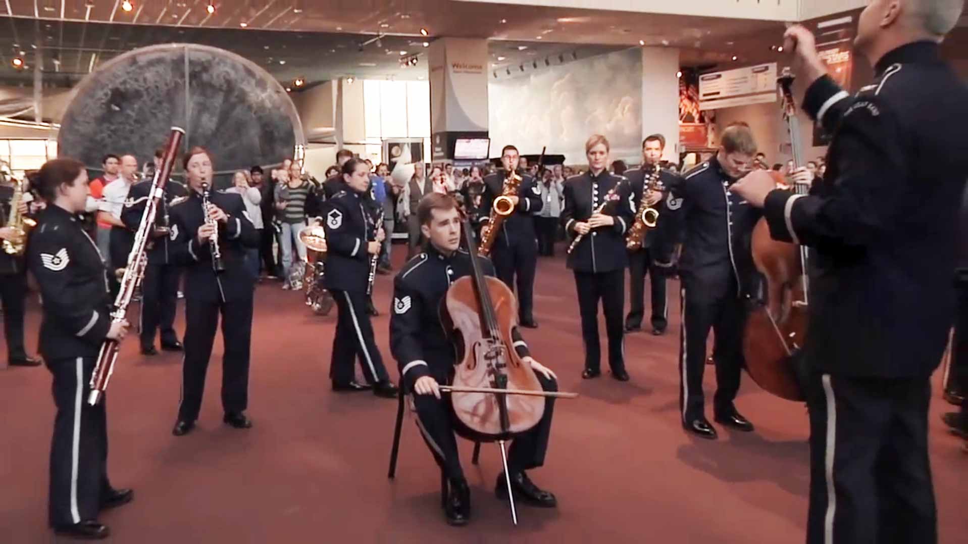 flash mob air force band at smithsonian